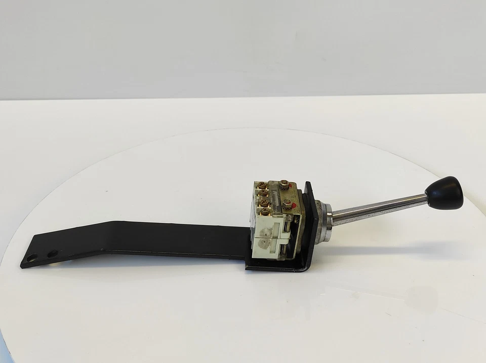 Lever Switch XD2-AC201 2-Axis Joystick SPST 230V Used - Image 2 of 4