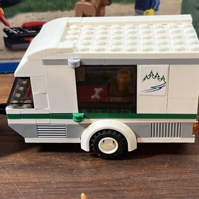 LEGO CITY SET # 60117 Van & Caravan Set W/Mini Figures, Box & Instructions 99%