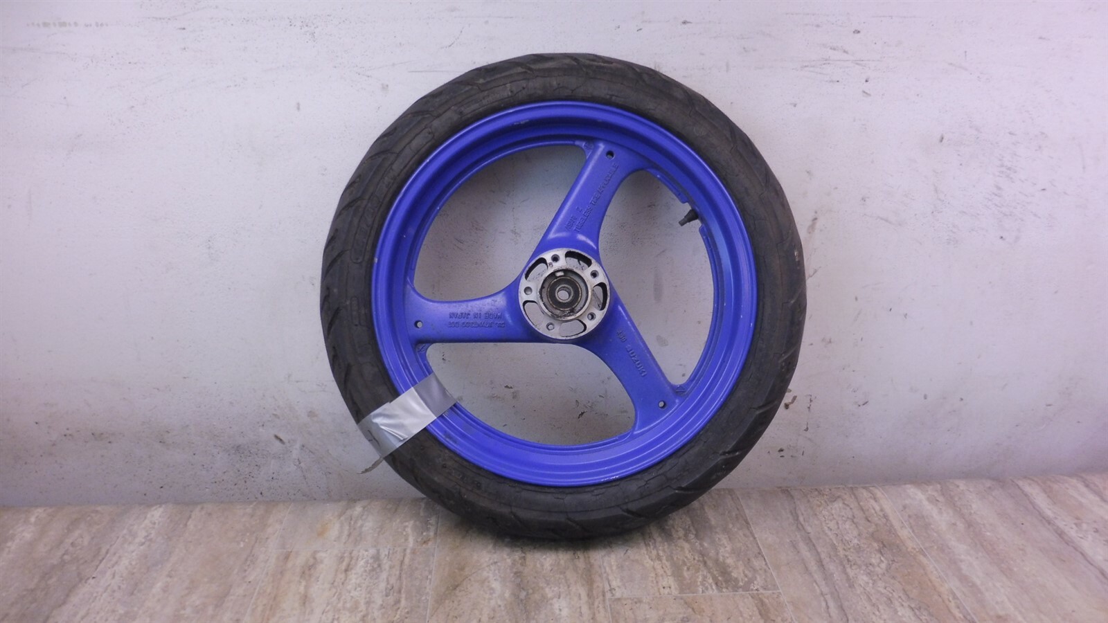1990 Suzuki GSX750F Katana S248-1) front wheel rim 17in