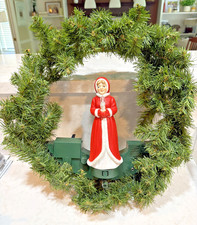 Vintage Mr Christmas 15" Motion Activated Singing Caroler Wreath Indoor Outdoor