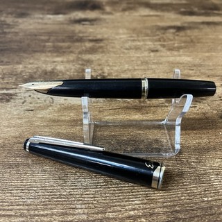 Pilot elite Fountain Pen 18k 750 F Gold Nib