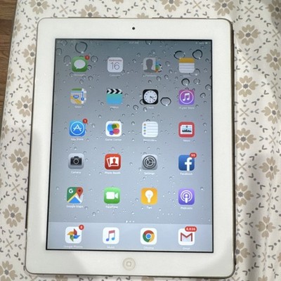 Apple iPad 2 16GB Wi-Fi 9.7'' Tablet Silver/White Touchscreen iOS Used