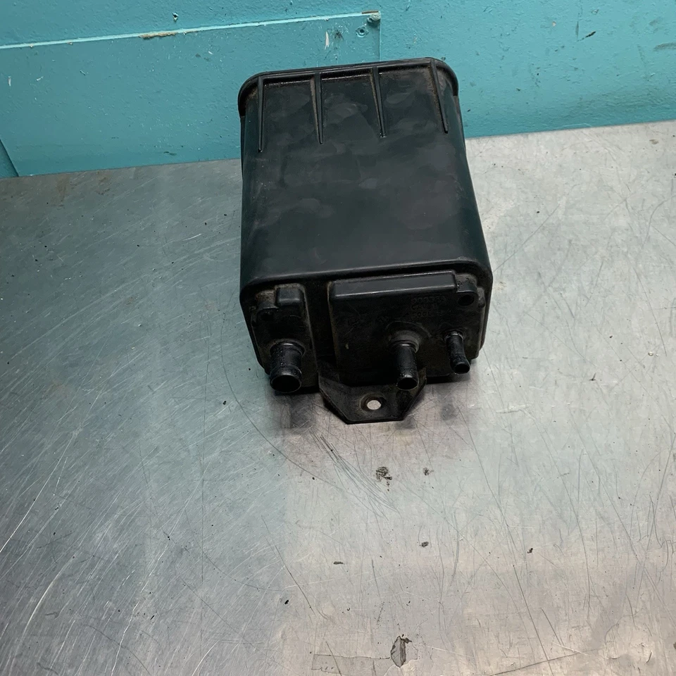 Bote de vapor de combustible bote de carbón para Dodge Durango 2001 Foto 3 de 4