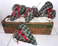 Handmade Christmas Hearts Ornaments: Primitive Vintage Style Bowl Fillers