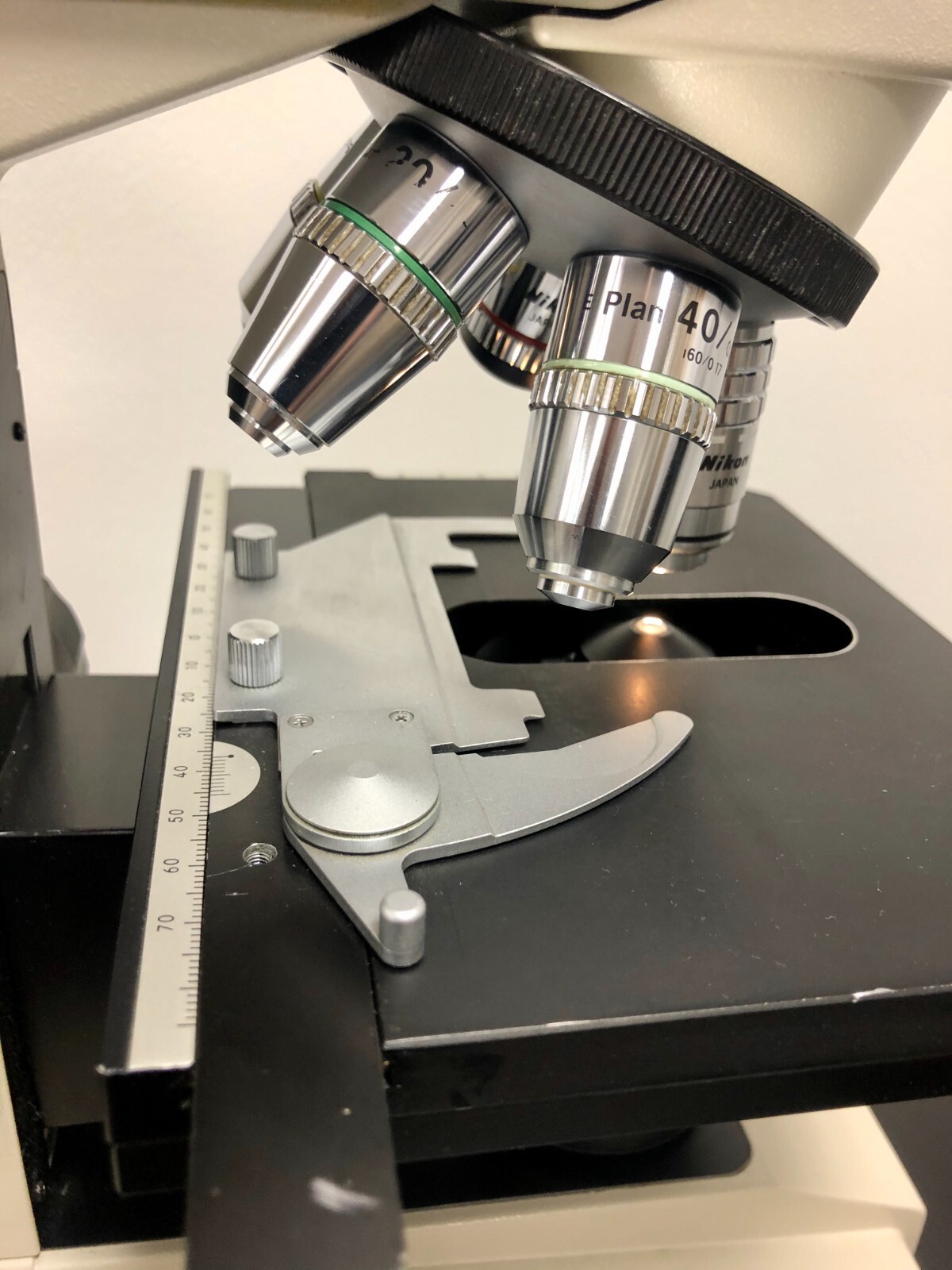 Nikon Labophot Microscope Dual Viewing Heads with 5 Objectives