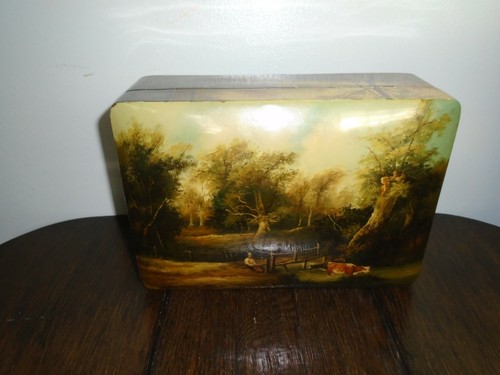 A Superb Vintage Hand Painted Large Domed Wooden Jewelry /Trinket Box . - Picture 11 of 12