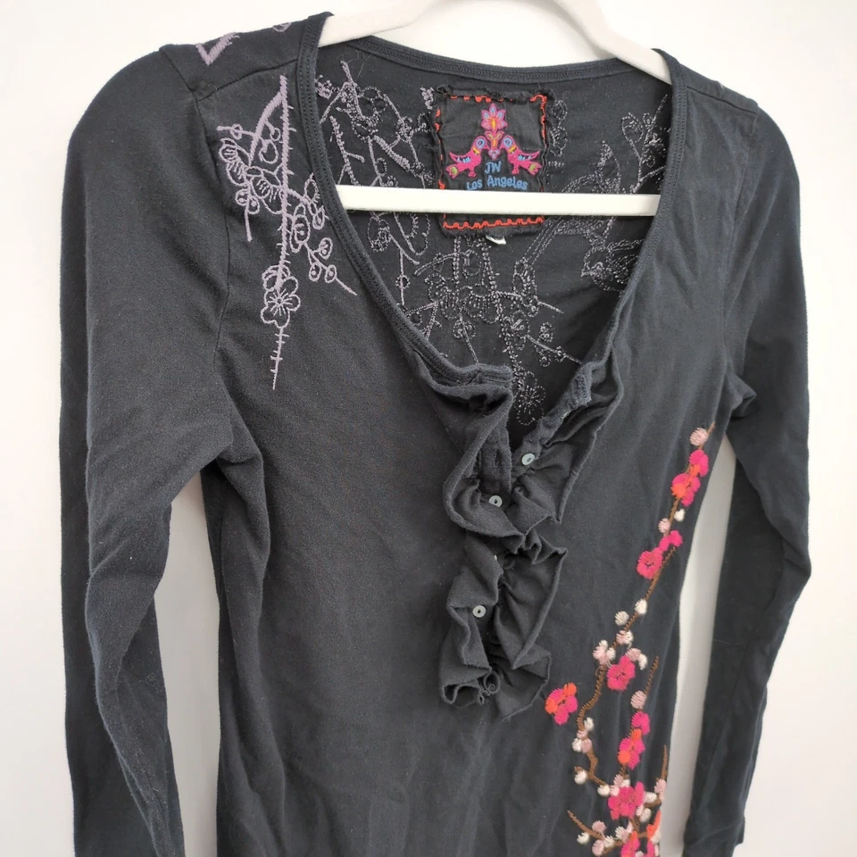 Johnny Was LA Embroidered Floral Bird Top Ruffle Henley Black XS Boho Festival - Image 4 of 4