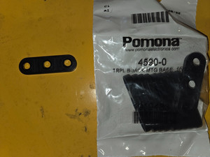 Pomona 4590-0 banana jack mounting baseBlack (Qty. 10)
