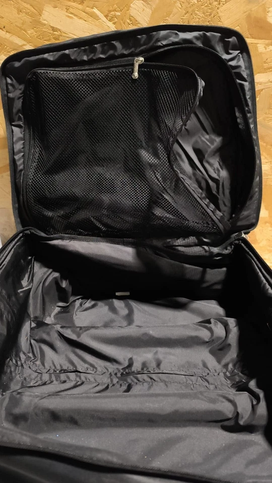 Kipling Luggage Black Rolling 40X40X20cm - Image 4 of 4