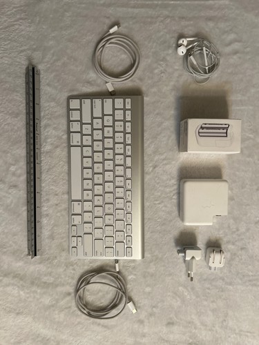 Apple keyboad &Other accessories bundle