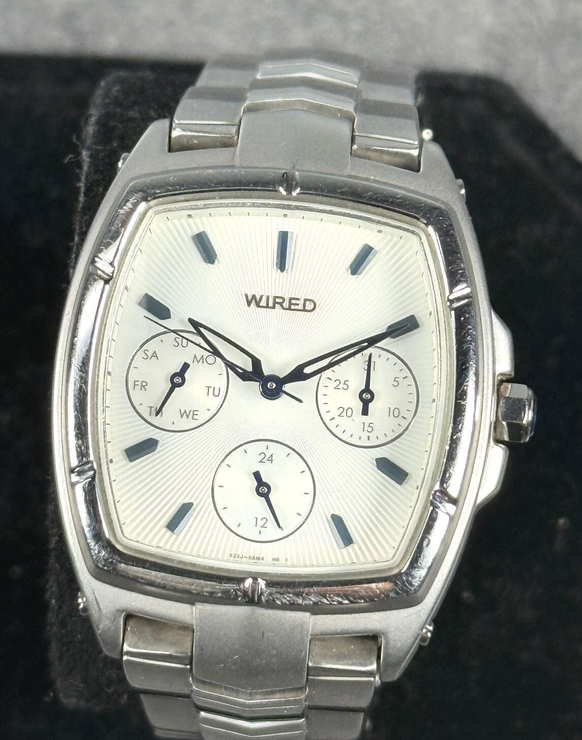 ALBA WIRED V33J-DAF0 Quartz Day Date 31mm Men