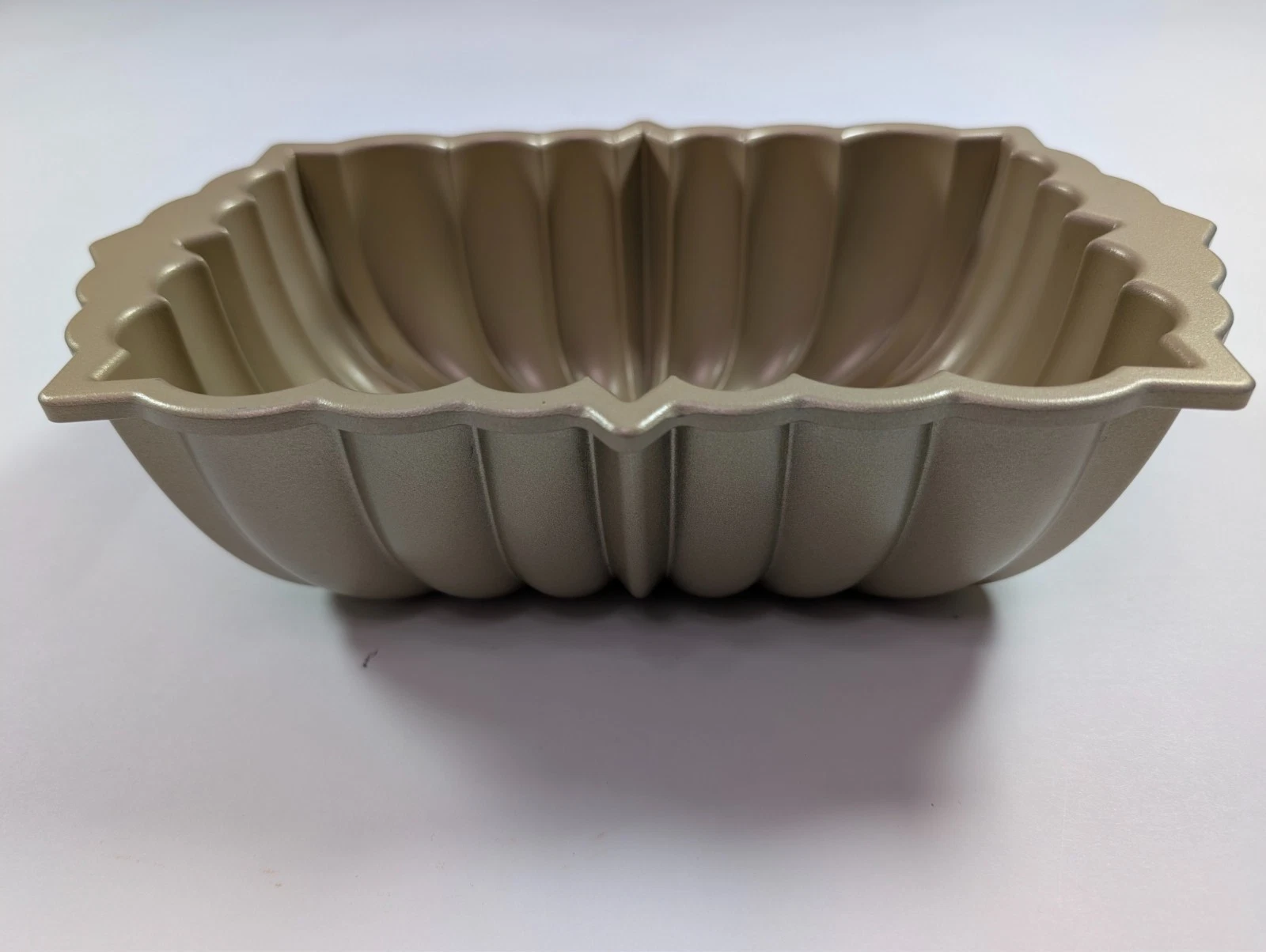 Nordic Ware Classic Fluted Loaf Pan 6 Cups 1.4L Cast Aluminum 10” X 5.5”
Opens in a new window or ta