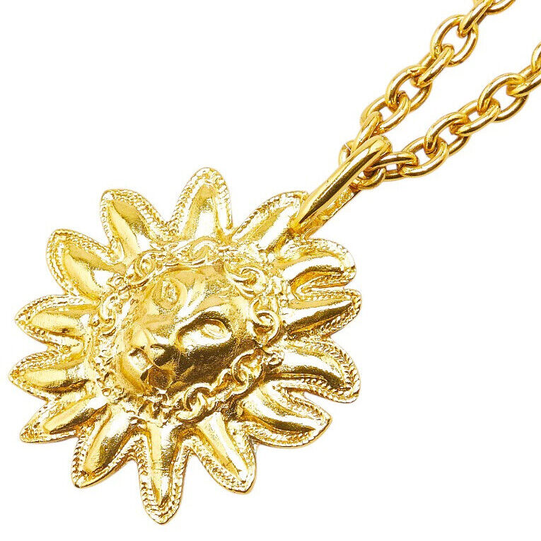 CHANEL CC Logo Leo Lion Charm Necklace 31 CHANEL CC Logo Leo Lion Charm Necklace 31