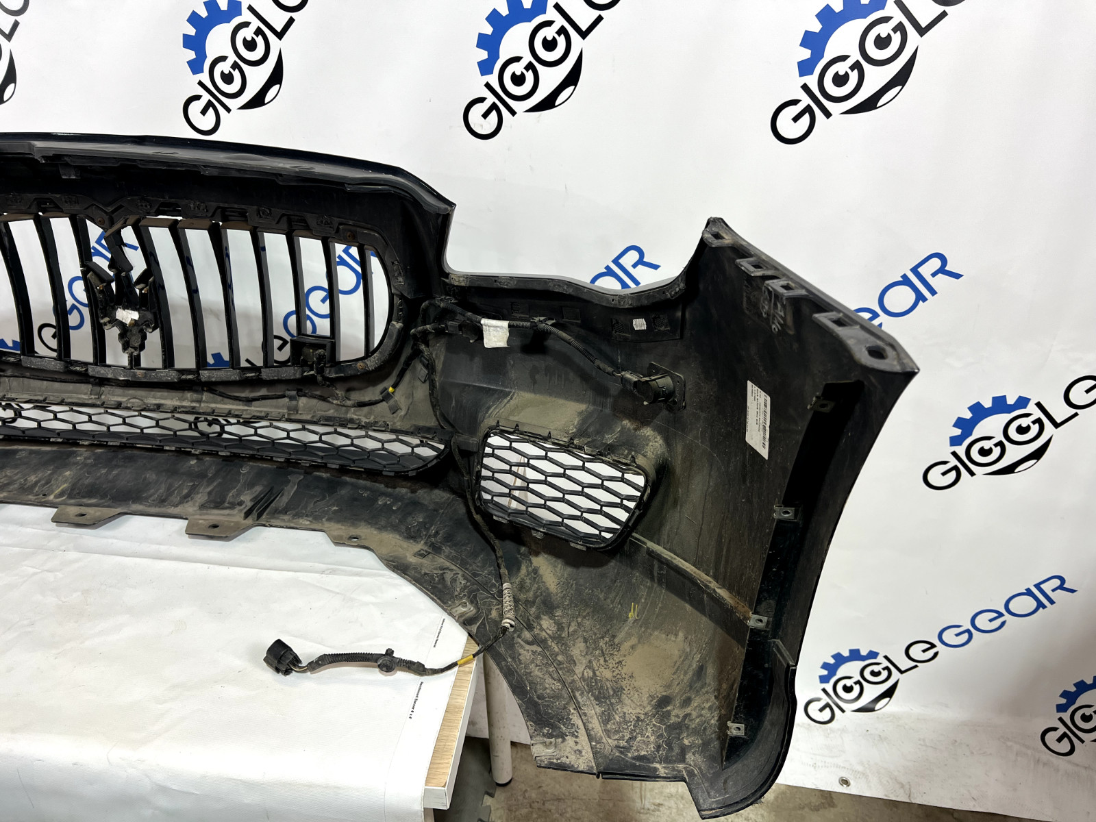 2014-2016 Maserati Quattroporte Front Bumper Cover W/ Grilles & Park Sensors OEM