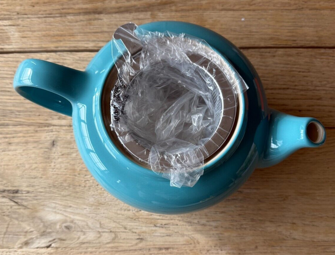 Le Creuset Stoneware Large Round 44 oz Teapot w/ Infuser Turquoise Blue NEW