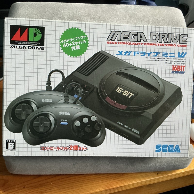 SEGA  Mega Drive Mini Japanese Version Video Game Console+ 6 button controllers