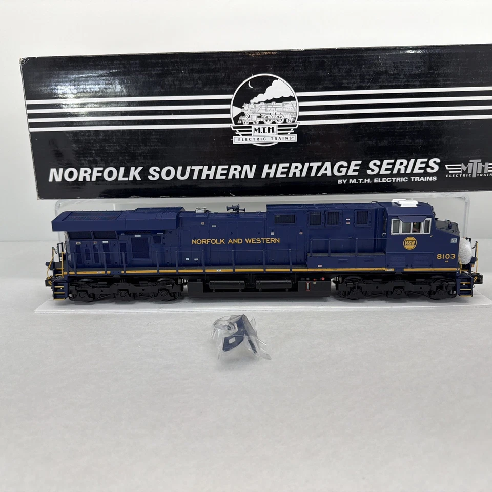 MTH Premier NS Heritage 20-20276-3 Norfolk & Western Non-Powered ES44AC O Used - Image 2 of 4