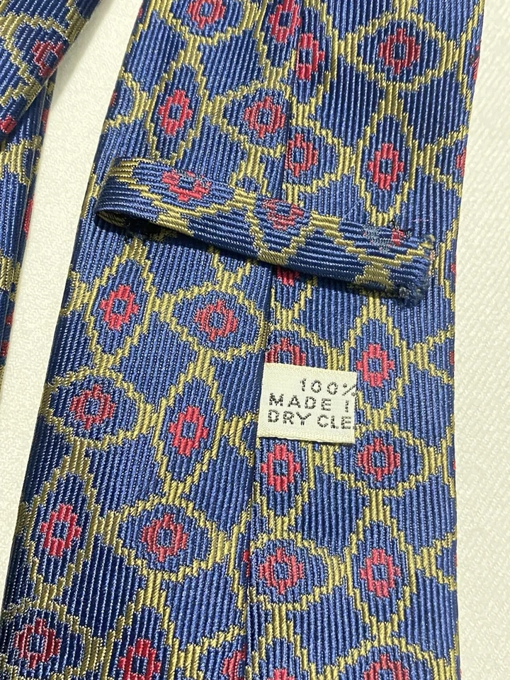 Gravata de seda azul BARNEYS NEW YORK. Padrão geométrico. Feito na Itália. Ex Con - Imagem 2 de 4