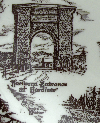 Vernon Kilns Yellowstone National Park~artist signed~Ultra shape~Brown-NR - Picture 3 of 5