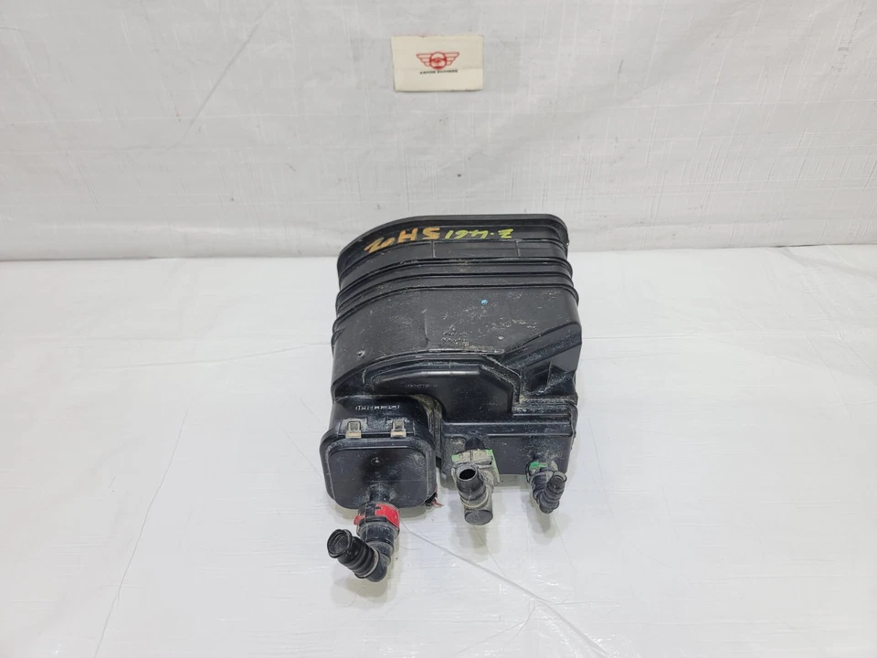 Chevrolet Colorado 2017-2022 bote de vapor de combustible OEM 84065744 Foto 4 de 4