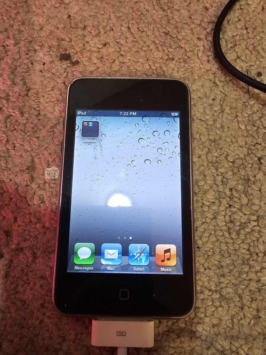 Apple iPod touch 3rd Gen Black 32 GB mp3 player MC008LL WiFi