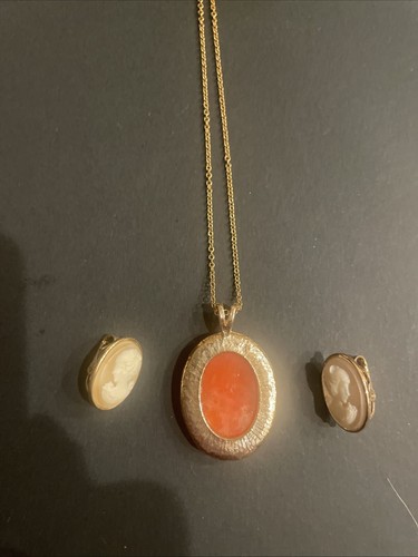 cameo necklace with clip on earrings vintage 18” Chain - Picture 2 of 8