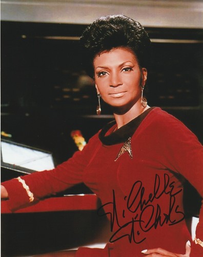 NICHELLE NICHOLS STAR TREK SIGNED 8X10 COLOR PHOTO LT NYOTA UHURA AUTOGRAMM