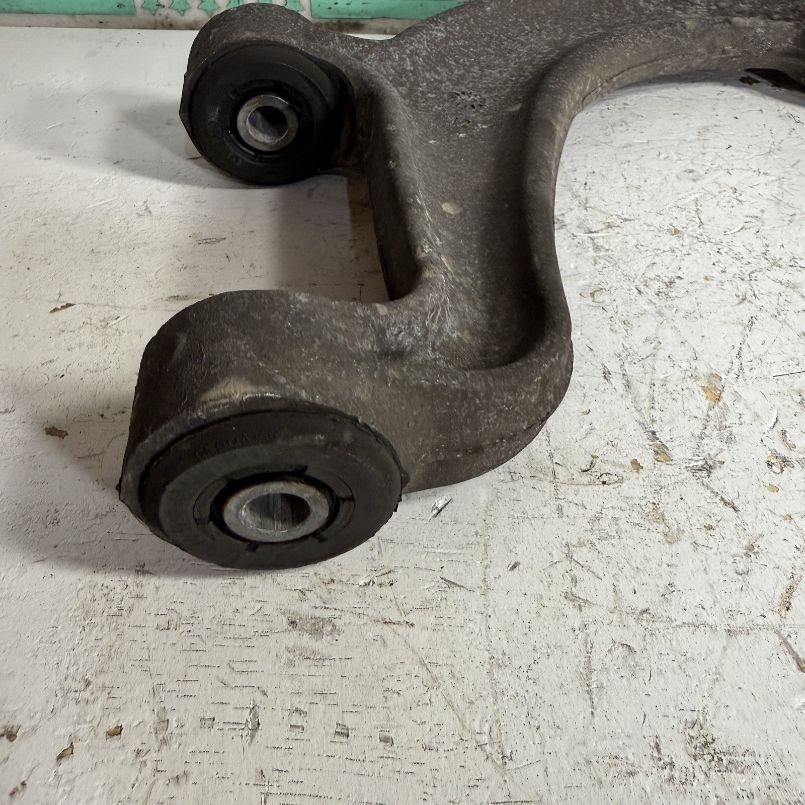 03-08 Maserati Quattroporte Left Rear Upper Control Arm M139