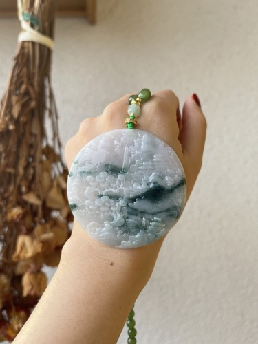Colgante de paisaje de jadeíta blanco y verde tallado a mano, 手雕翡翠山水 - Imagen 5 de 11
