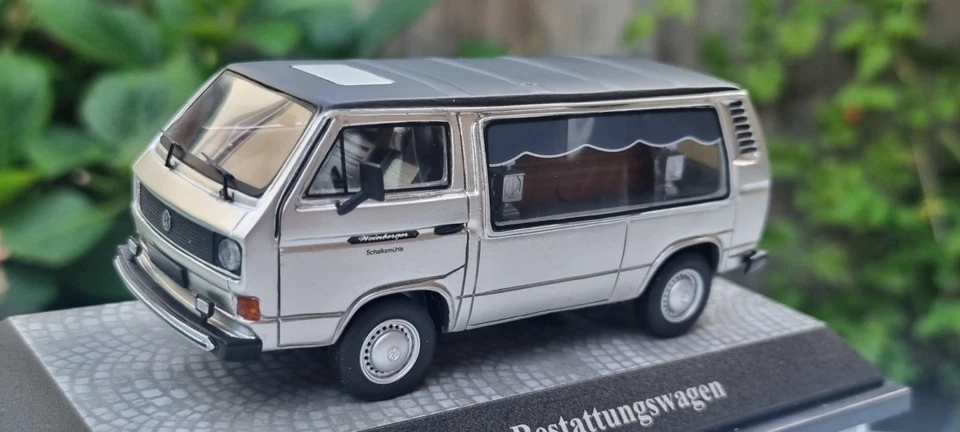 Coche fúnebre Premium Classix Volkswagen T3a Schalkmuhle plateado 1:43 Foto 2 de 4