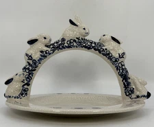 DEDHAM POTTERY POTTING SHED RABBIT PORCELAIN HANDLED CAKE PLATE KP95 Retired