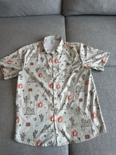 Buc-Ees Shirt Mens 2XL Beige Camper Desert Hawaiian Cactus Short Sleeve NWT