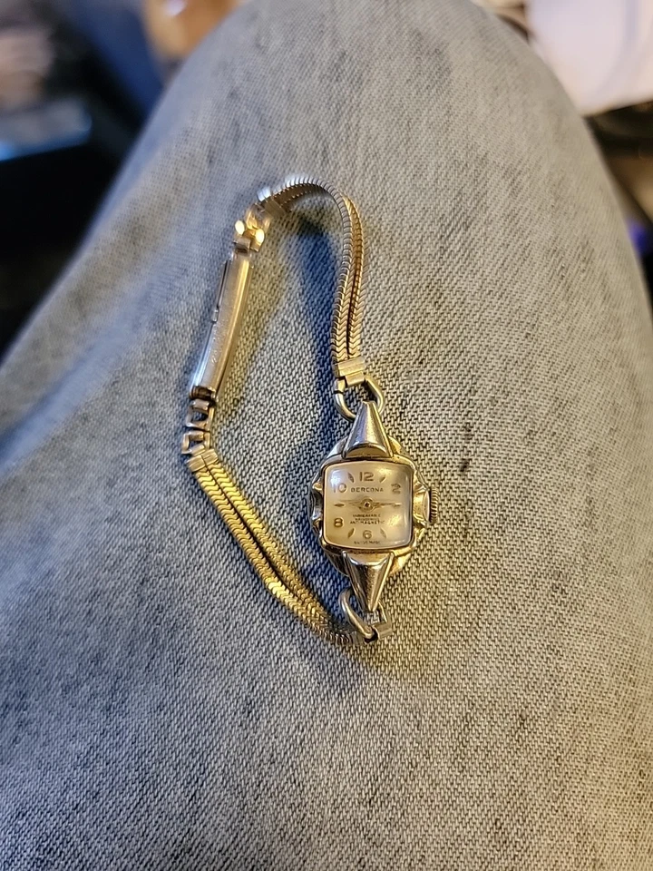 复古 Bercona 腕表,以 Being Unbreakable 著名的品牌 — 第 3/4 张图片