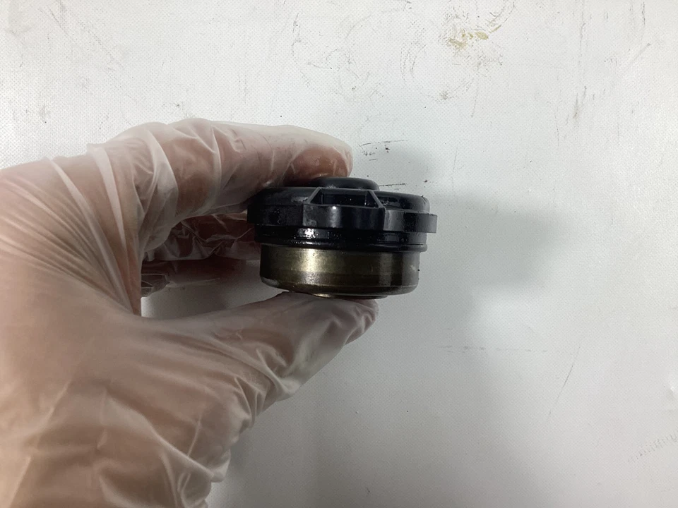 Imán ajustador del árbol de levas del motor Mercedes-Benz ML350 2006-2011 A2720510177 OEM. Foto 4 de 4