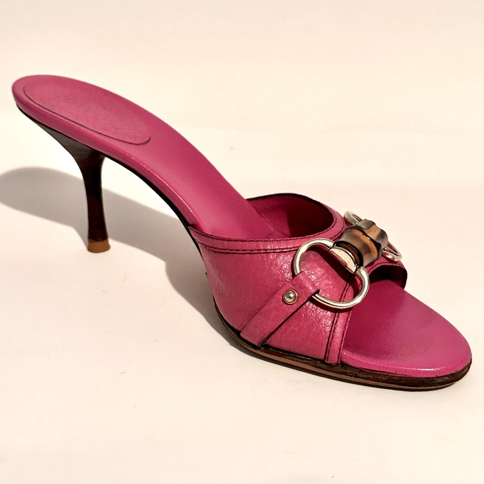 Sandale coulissante vintage en cuir rose GUCCI taille 7,5 talons en bois bambou chaussures en mordon