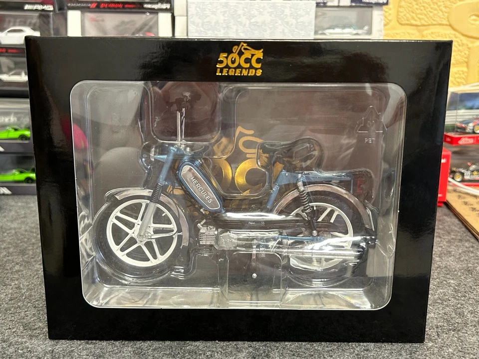 NEW 50CC LEGENDS 1/10 Vespa Piaggio Ciao Metallic Finished Product - Image 2 of 3