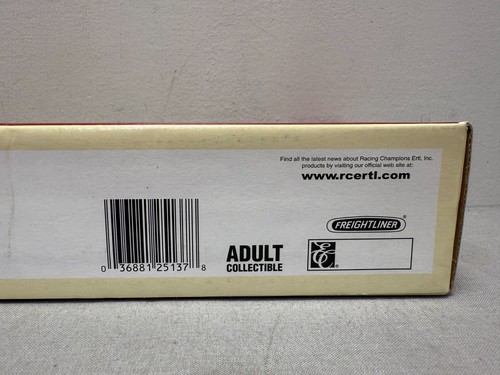 2002 ERTL 1/64 Scale Flying J Transportation Peterbilt Tractor Trailer w/Tanker - Picture 6 of 8