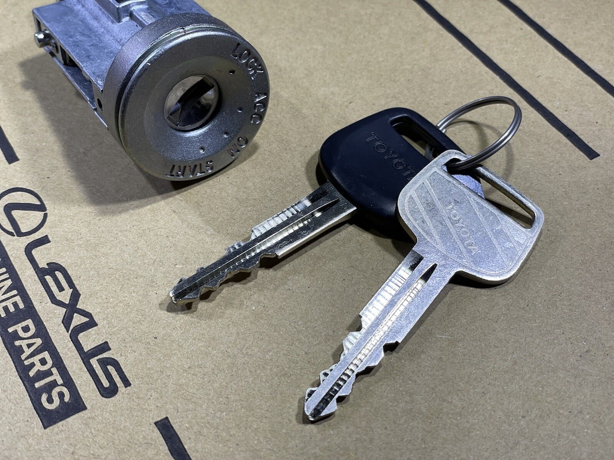 トイガン KNZSURF 93 - 97 TOYOTA LAND CRUISER FZJ80 IGNITION SWITCH CYLINDER
