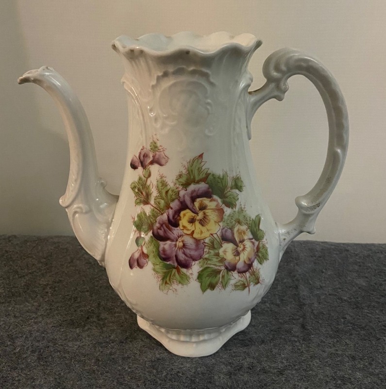 Rare Antique Floral Pansy Porcelain Tea Pot VICTORIA CARLSBAD AUSTRIA (Flawed)