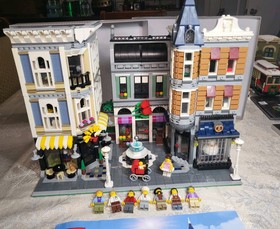 LEGO CREATOR: Assembly Square 10255 Complete W/Instructions No Box Retired 