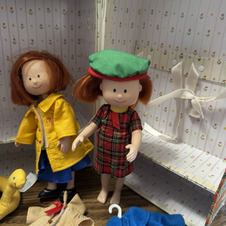 Estuche de transporte para casa de muñecas Madeline vintage muñecas y accesorios Foto 2 de 4