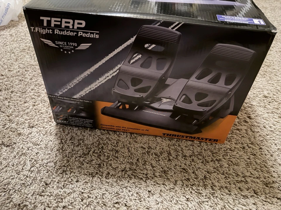 Pedales de timón para vuelo Thrustmaster T. Flight TFRP de caja abierta Foto 4 de 4