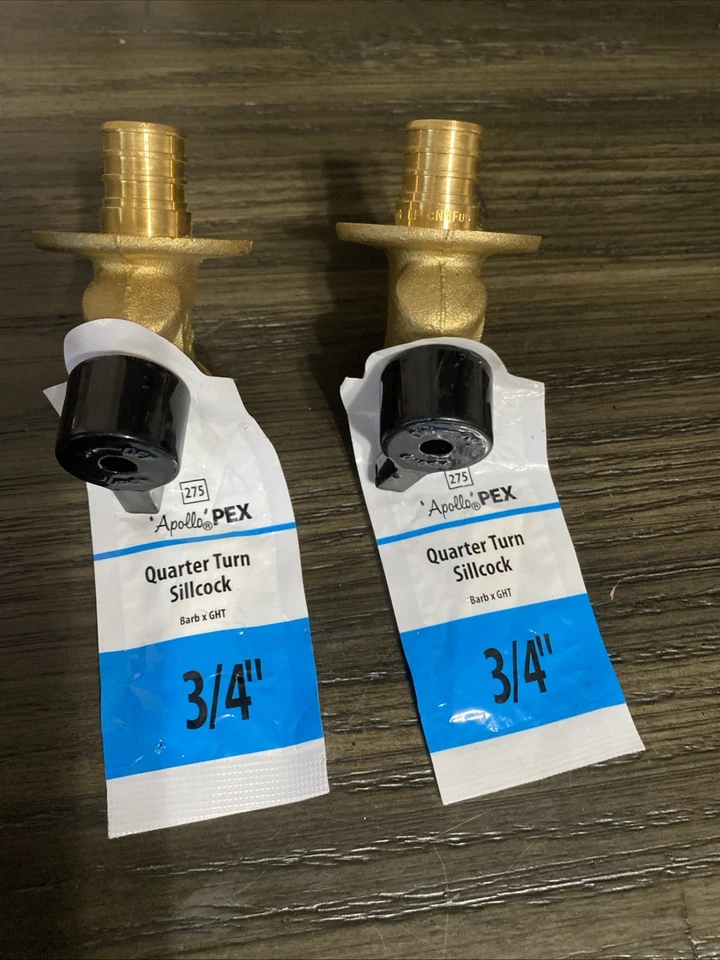 Lot-2 Apollo 3/4 in. Brass PEX-B Barb x 3/4 in. Garden Hose Thread, Brass - Image 2 of 4