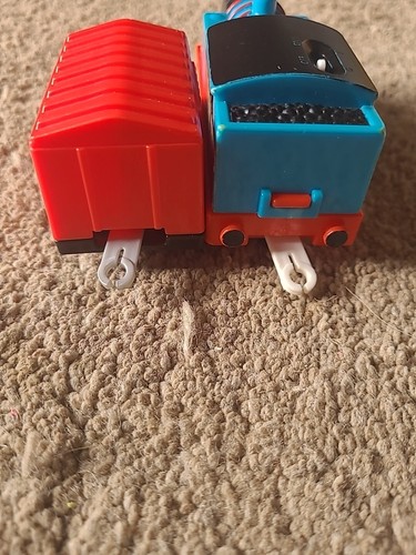 Mattel Trackmaster Thomas il treno motore motorizzato 2009 Gullane rosso e blu - Foto 7 di 10
