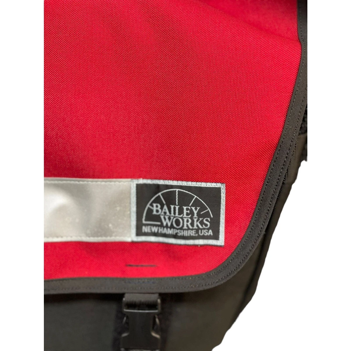 Bailey Works Bag Super Pro Messenger Size Medium Red Yellow