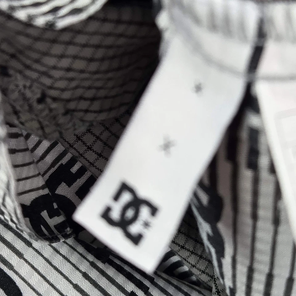 DC Shoes Hombres Pantalones Cortos M Gris Bordado Cuadros CABLEADO Bordado 11" Patinador Y2K Foto 3 de 4