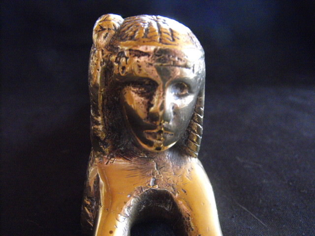 Cuillère à Fard Égypte – Bronze – Statue / Sculpture – Thème Mythologie
