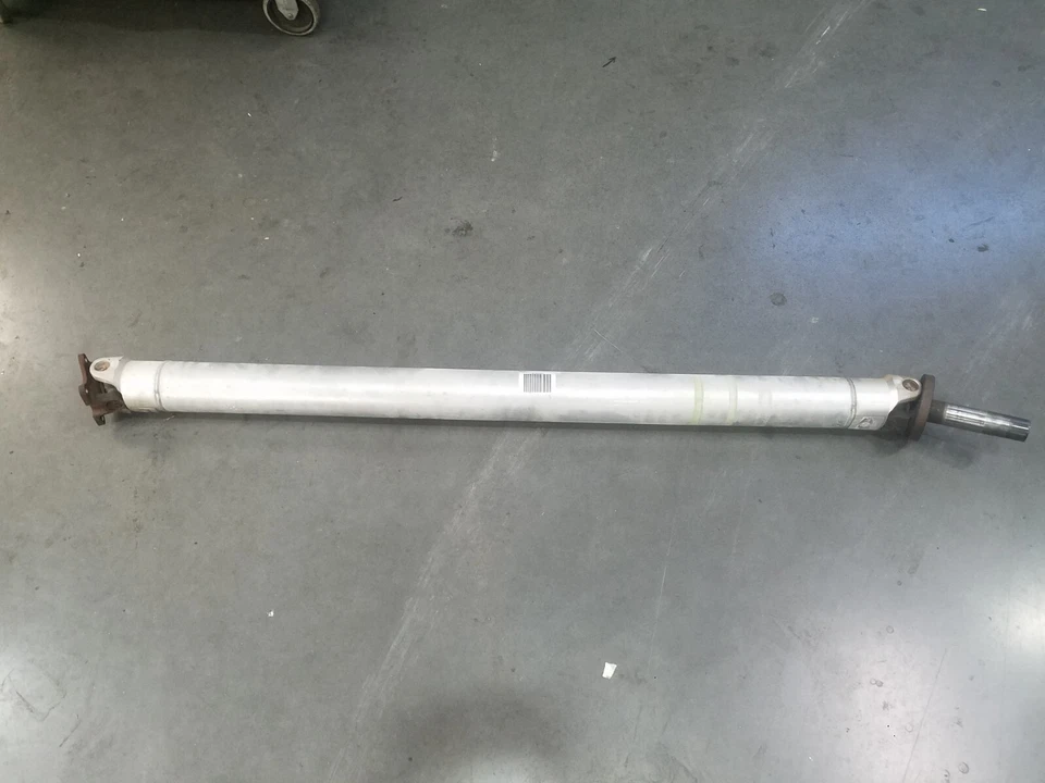 2003 03 04 Mercury Marauder eje de transmisión de aluminio #5842 M6 Foto 2 de 4