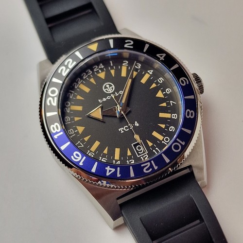 TACTICO TC3.4 AUTOMATIC WATCH 24 HOURS. DIVER 500 M WATER RESISTANT.