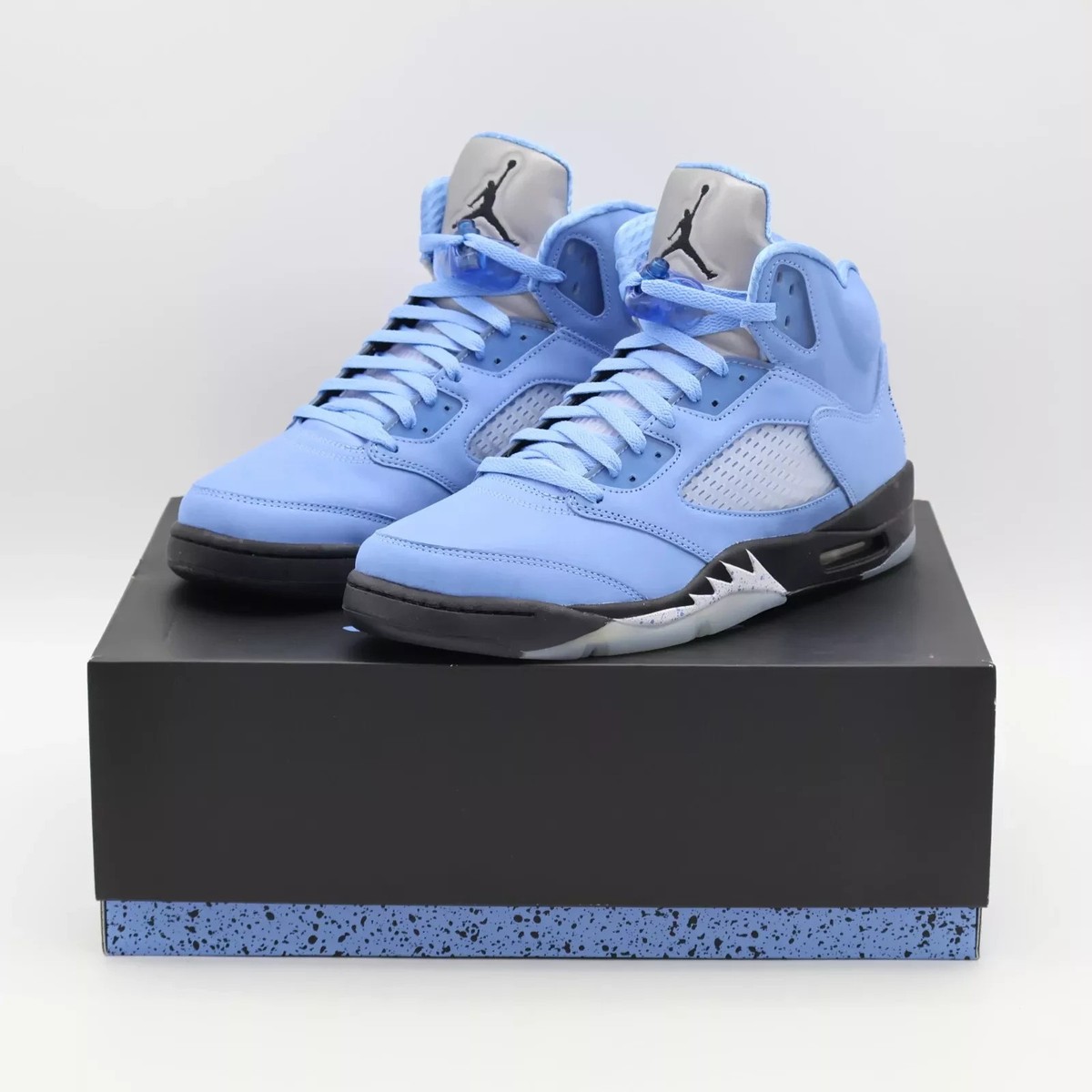 靴 Air Jordan 5 Retro SE \"University Blue\" Men's) Air Jordan 5 Retro SE 'UNC University Blue' : Amazon